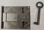 Einlassschloß, Eisen angerostet mit Eisenschlüssel, Dorn 60mm rechts, links und lad verwendbar, antik, alt