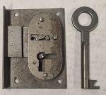 Einlassschloß, Eisen blank mit Eisenschlüssel, Dorn 30mm rechts, antik, alt