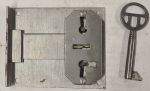 Einlassschloß, Eisen blank mit vernickeltem Schlüssel, Dorn 55mm rechts, links und lad verwendbar, antik, alt